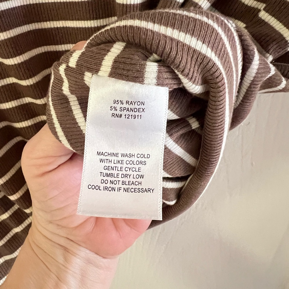 LNA Clothing short sleeve brown & white striped tee. Ribbed. VERY GUC! Size Lg. - Picture 5 of 6